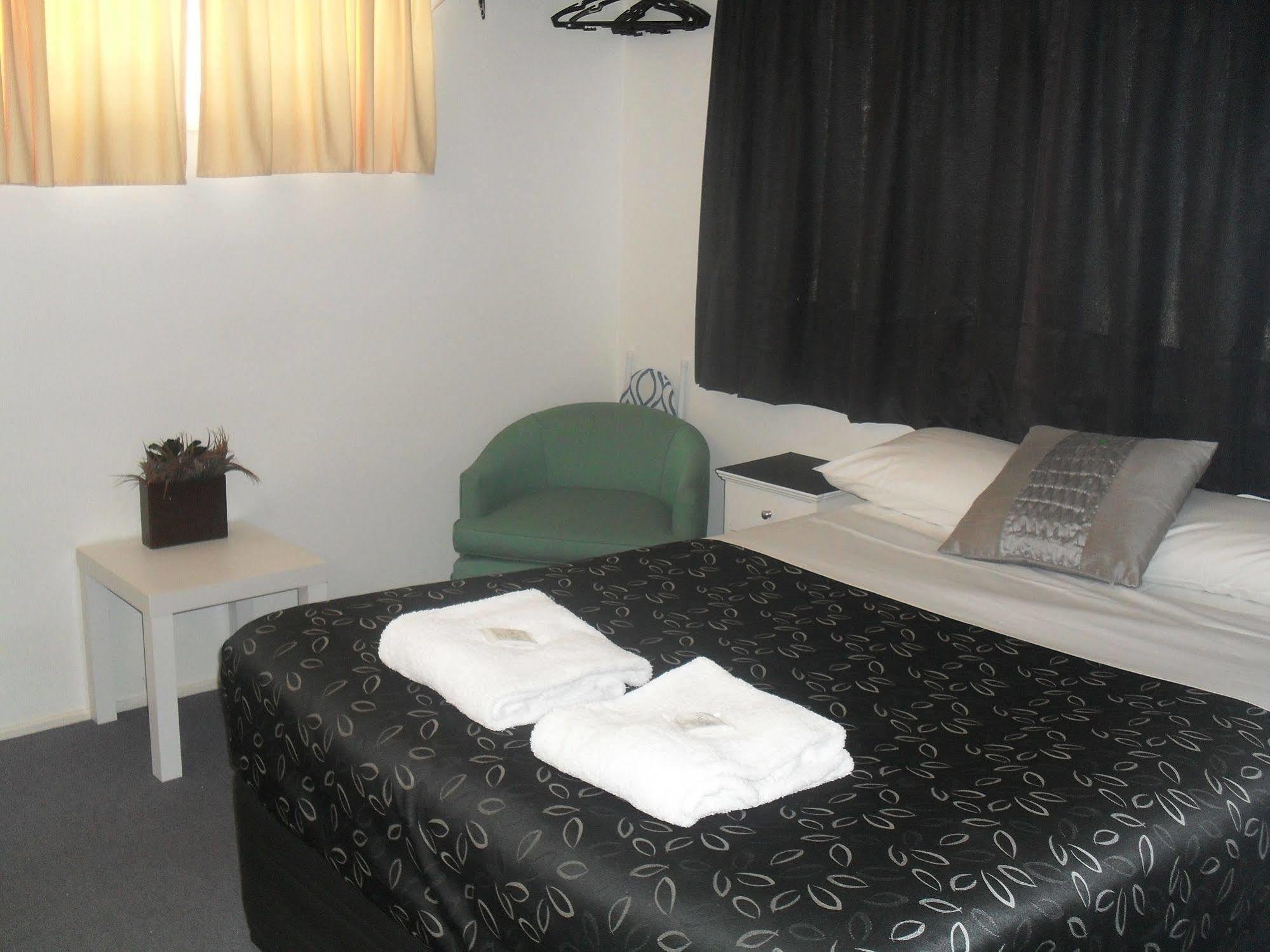Charm City Motel Bundaberg Eksteriør bilde